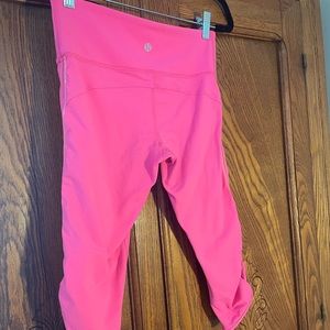 Hot pink, crop, scrunched leg, white stitch leggings Lululemon 8
